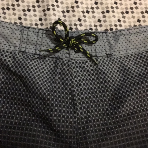 NWOT Body glove swim trunks XL (18) - Picture 3 of 7